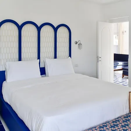 Lia Hotel