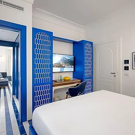 Lia Hotel