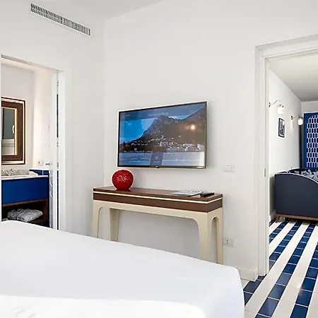 Lia Hotel