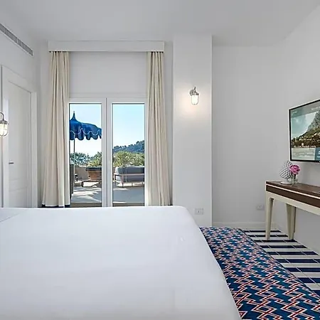 Lia Hotel 5*