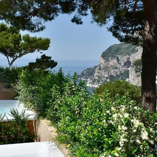 Lia 5* Capri